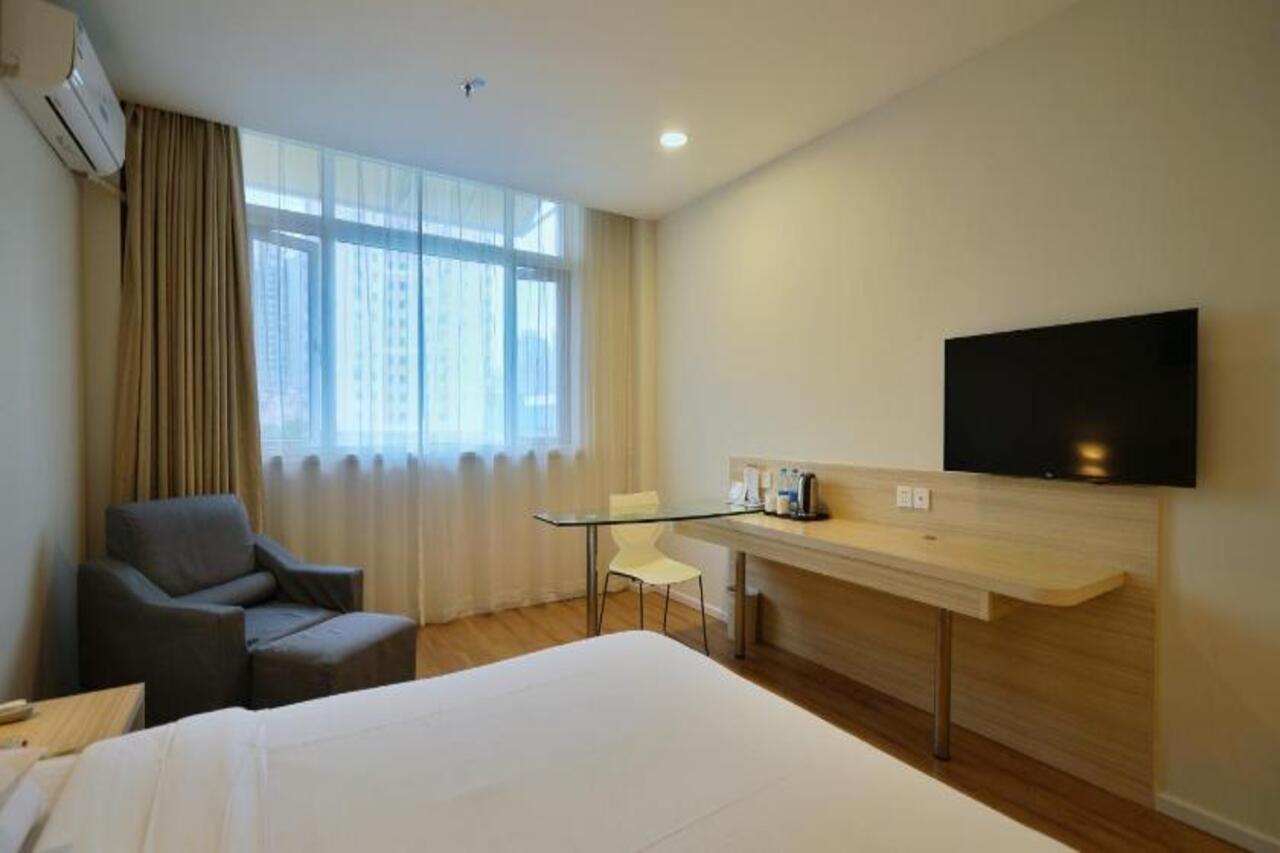 Hanting Hotel Shanghai Xujiahui Exterior photo